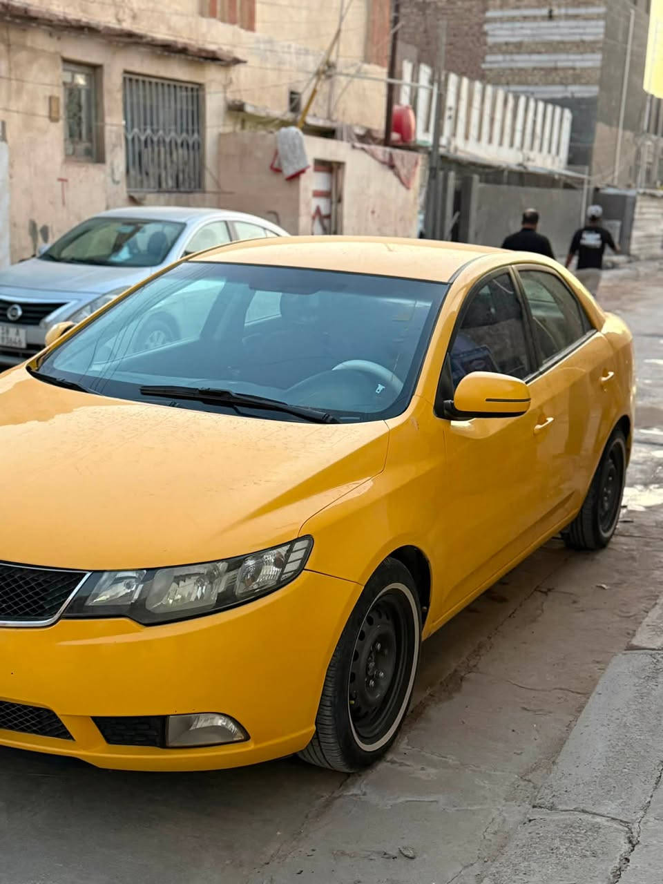 فقط للبيع اعتذر عن المراوس
السلام عليكم فورتي 2011رقم بغداد سنويه جديده باسم كرايبنه مداور ثاني يوم
وارد امريكي حداديه صدر تخم تاير جاهزه 
السعر 77 وبي مجال بسيط
المكان حله مركز المدينه
***********
