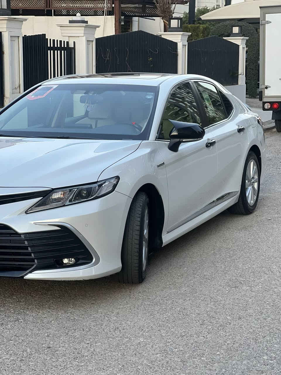 سلام عليكم  
كامري 2024خليجي 
شركة جهان 🇯🇵
موصفات فول 
فتحه وسلايت برده داخل بيجي 
ماشيه 43الف 
مكفوله كفاله عامه  
السعر 255 
اتصال*********** 
واتساب***********
