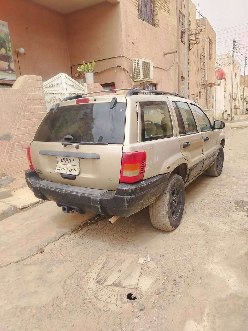 سلام عليكم جيب شيروكي البيع سياره كامله نضيفه تخم تاير جديد تبريد كهربيات جاهزه من كلشي رقم دهوك دواخل نضيفه بطين كامله كير ومحرك بطه محرك 2ونص وشراي بخدمته رقم الهاتف *********** سعر 45 وبيه مجال
