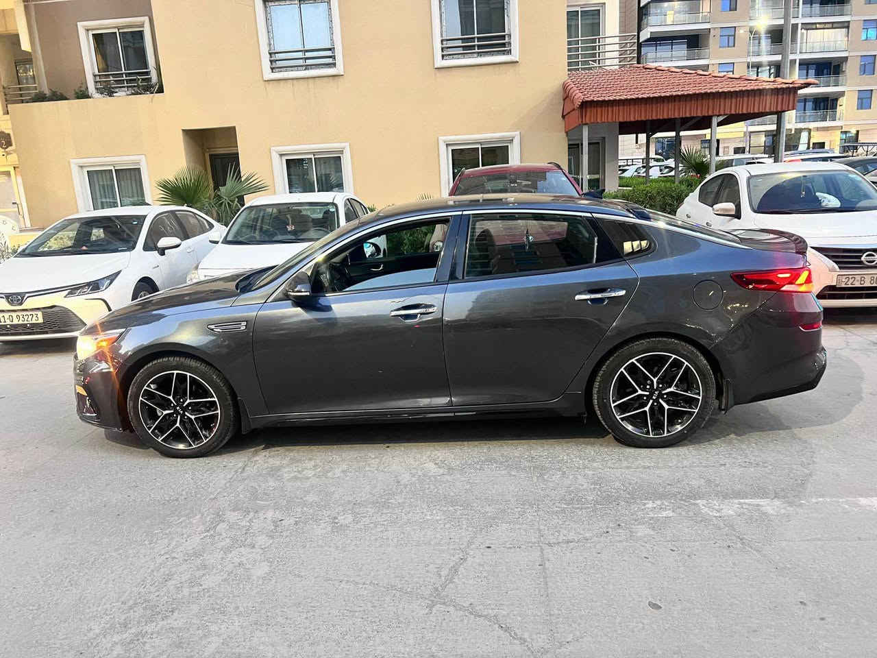 � للبيع – أوبتما 2020 EX فول مواصفات 🔥

🚗 كيا أوبتما
📅 موديل 2020
✨ فئة EX فول مواصفات

✔️ نظيفة 
 استخدام شخصي
 ✔️قيادة ذاتية 
✔️ رادار جوانب وامامي
✔️ اشارة ترحيب عند تقرب
✔️ ٣ موادات قيادة ايكو ونورمال وسبورت 

✔️ داخلية جلد مرتبة
✔️ شاشة + كاميرا خلفية دوارة 
✔️ حساسات
✔️ كشنات تدفئة
✔️ جاهزة للفحص والتجربة

💰 السعر: 159 $
📍 الموقع: (بغداد المنصور)
📞 التواصل خاص أو واتساب
***********

📌 السعر قابل للتفاوض 
اللي يعرف بالأوبتما يعرف قيمتها 🚘👌

ملاحظة بسيطة : حادثها نفسه المعجون فاطر بلبيبان ٢ بغداد, العراق
