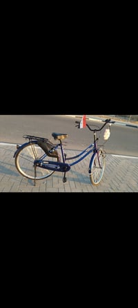 بايسكل سياحي شركه سانتوس نضيف او ما صارله شهر من ماخذه لون مميز سعر 16...