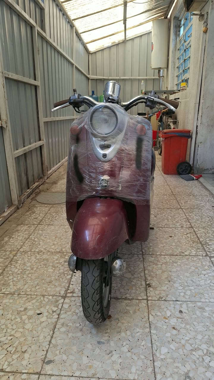 السلام عليكم عندي دراجه 60 كلاسك دراجه نظيفه  بلادي شغال الكهربائيات كلهن السعر 300 بيها مجال التواصل وتساب ***********
