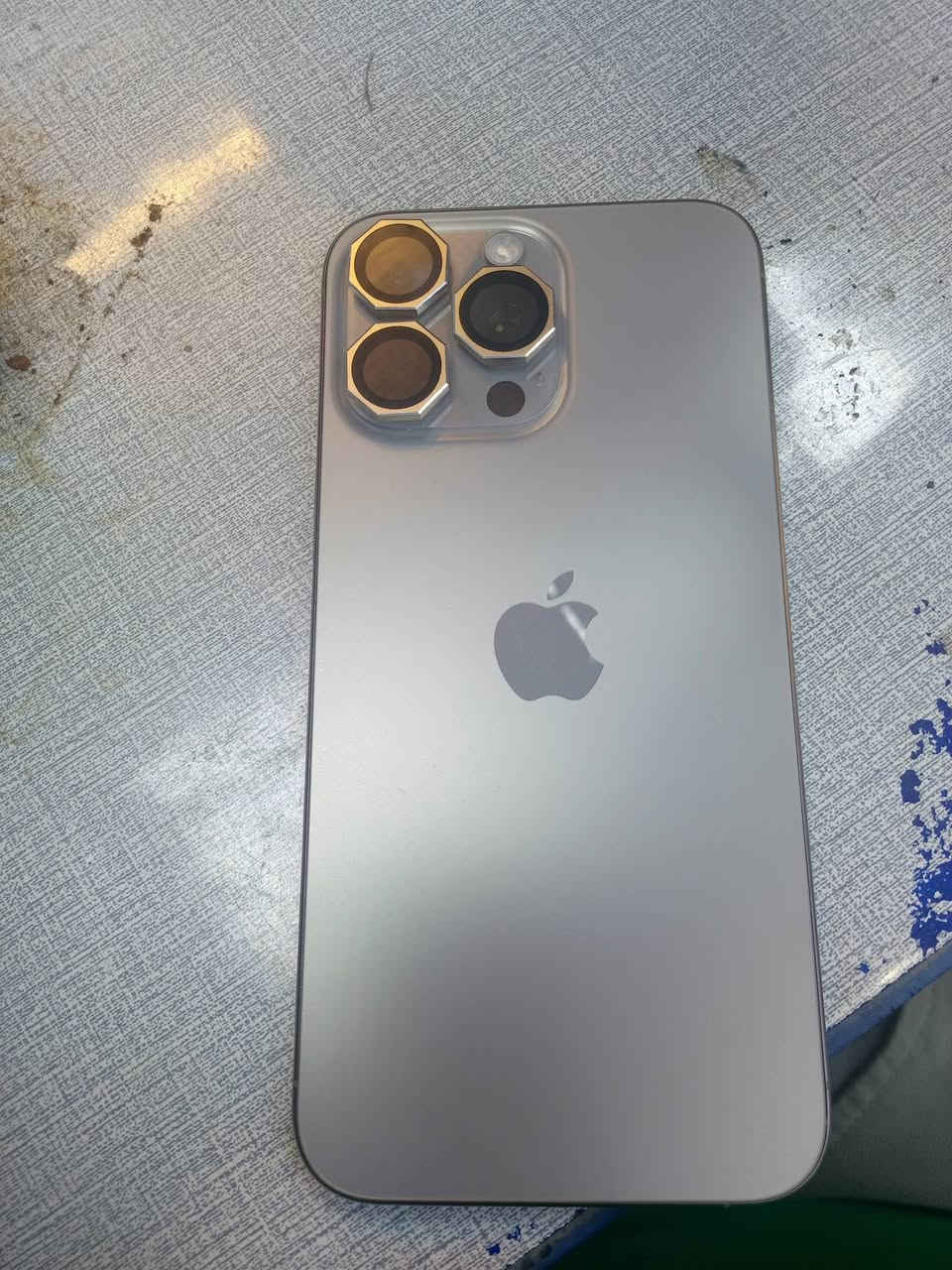 ايفون ١٥ برو ماكس ٢٥٦ شرق اوسط نضافته ١٠٠٪ جهاز جديد مكاني بغداد الجديده شارع المسبح قفلله بمليون و١٠٠ جهاز شخط مابي رقمي *********** وياه بس كيبلل شحن كارتونته ضايعه
