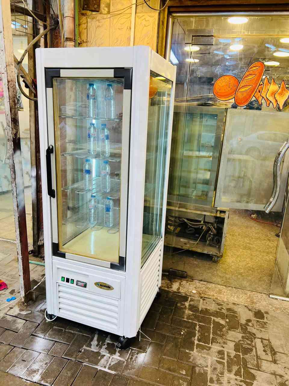 عارضة تجميد سالب 30-
الصنع ايطالي بلادية مكاني البصرة 

السعر 8$       شراي يتواصل واتساب فقط

***********
