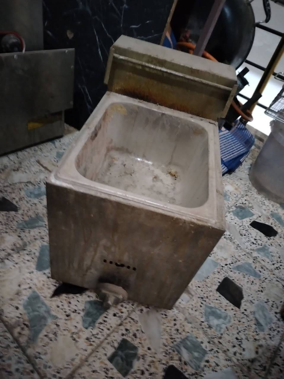 سلام عليكم غراض مطعم البيع خاص موجود


**إذا كنت صاحب هذا الإعلان وتريد حذفه لأي سبب، رجاءا أرسل رسالة إلى الدعم الفني**