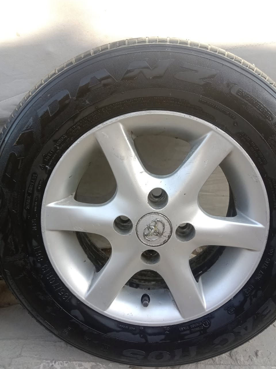 تاير و ويل كاملات للبيع حجم 13 يصيرن للسايبه وكورله ويصير للستوته للبيع مامتوجد فيس *********** ناصريه مكلف بل نشر
