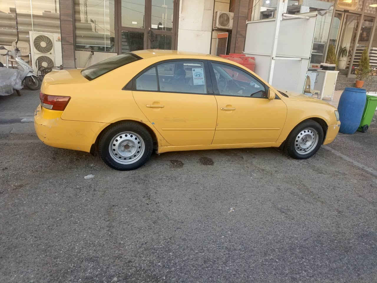السلام عليكم سوناتا موديل 2008 سياره مكينه وكير وتبريد وحداديه كفاله مكفوله  سياره بيها تبديل جاملغ الامامي وبنيد والباقي كفاله من ضربه سيارة عوزها بس صبغه فقط غير الصبغ ما عايزه رقم بابل مصفره هيئه وغرامات هزه جديده  مكان السيارة سماوه سعرها 75 ورقه وبيها مجال قليل الشراي يتصل وبي خير ويدلل ***********
