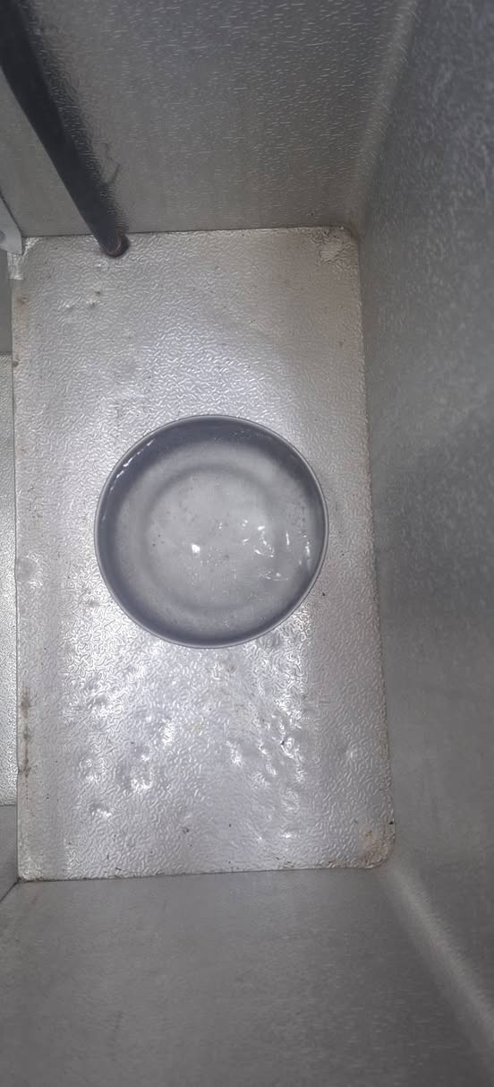 مرحبآ مجمدة نوبل ماركة معروفة حجم 10 قدم شغالة وظمان بشغلهة نظام تجميد نظافتهة [💯] للبيع سعرهة140بيهة مجال بسيط تواصل خاص او اتصال على رقم ***********
