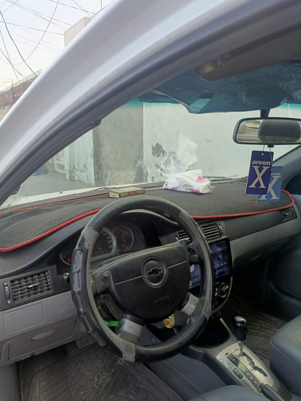 السلام عليكم اوبترا للبيع خليجي موديل 2011 اوتوماتيك كير محرك زينات تبريد  ثلج دواخل جديدة ادام   بخاخات بلكات راديتر جديد تخم تاير  رقم دولي مجدده سنوية  راعيه هنا بالنجف قريب عليه يريد مداور  مصبوغة حزام بيه ضربه بالحوض السعر 70وبيها مجال 
مكان السيارة نجف حي الوفاء خلف جامع الفتلاوي  للاستفسار الاتصال على الرقم ***********

