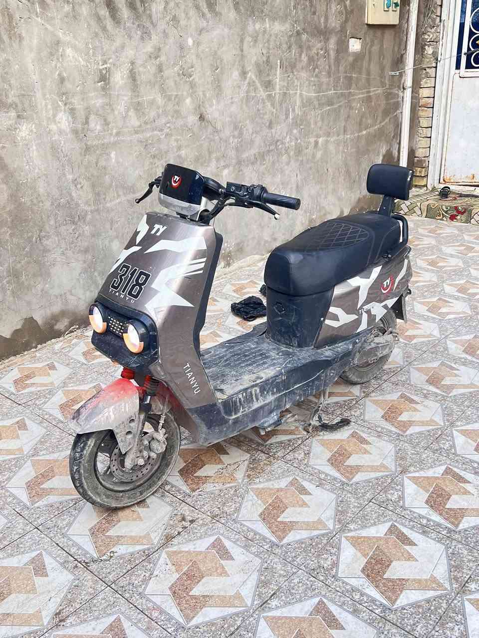 ‏سلام عليكم دراجة شحن للبيع السعر 350 العنوان بغداد  الرقم ***********
