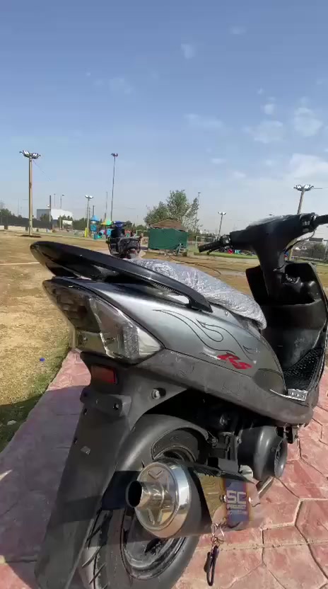 دراجه ماكس 120 الدراجه خير من الله اي نقص مابيه بس سلف واكف كلشي شغال نقره سعر525مكان بغداد حي جهاد ***********
