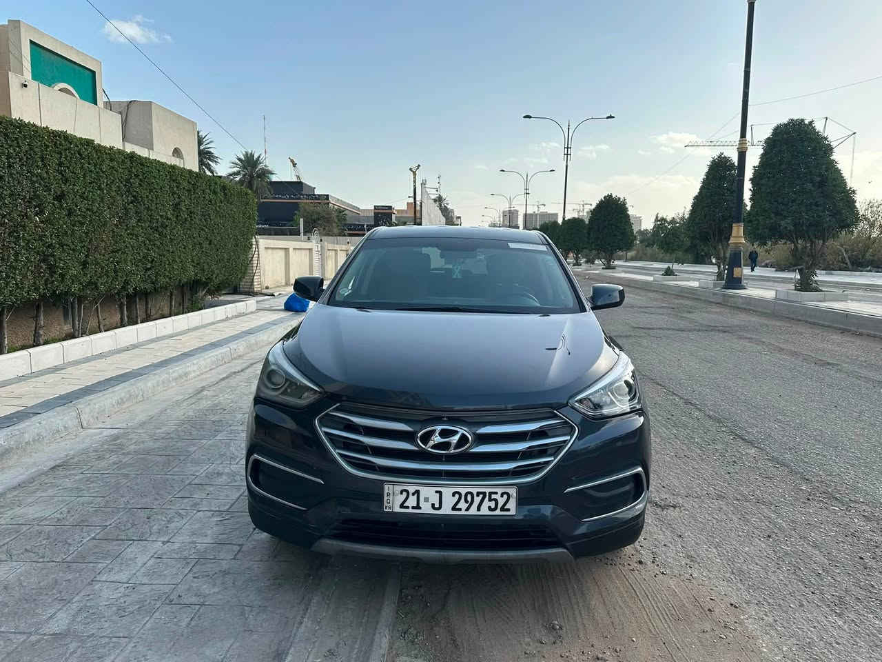 السلام  عليكم ورحمة الله وبركاته
🚗 هيونداي سنتافي 2018 | وارد أمريكي | رقم اسليمانية  🚗

التفاصيل:
 •  الموديل: 2018 وارد أمريكي
 •  المسافة: 59 ميل  
.  الحادث  : الي بصوره 
 •  الرقم: اسليمانية ، السنويه باسمي 
 •  المكان: بغداد 

السعر: 145 ورقة 💵 

للاستفسار اتصال او واتساب ***********
