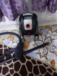 مكنسه كهربائيه الحاله نضيفه السعر 30 ألف جسر اديالى القديم شارع 60 الت...