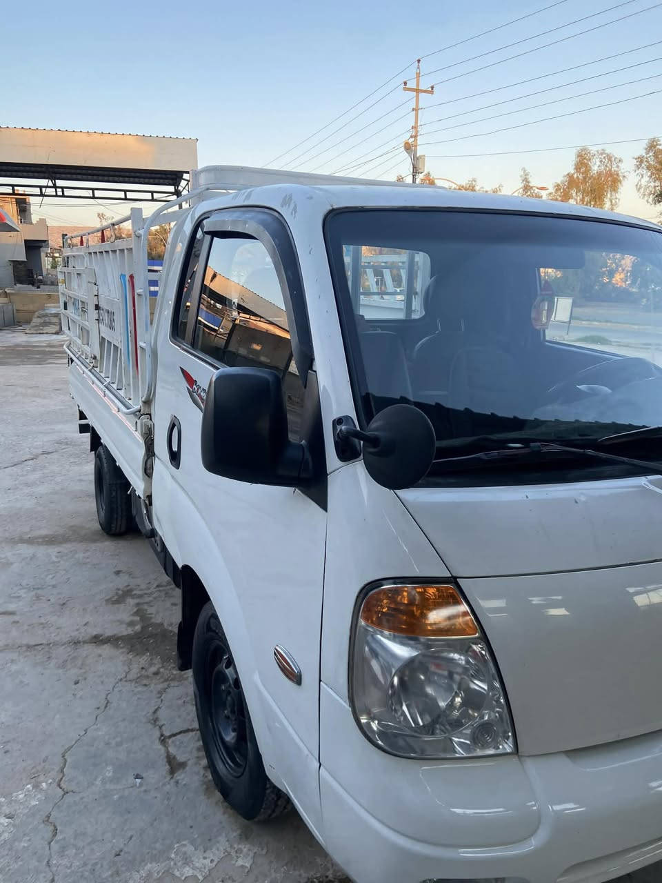 کیا بۆ فرۆش تن مەکی نە سێ هەزار کارە بای مەکی نە ڕەش  ***********
