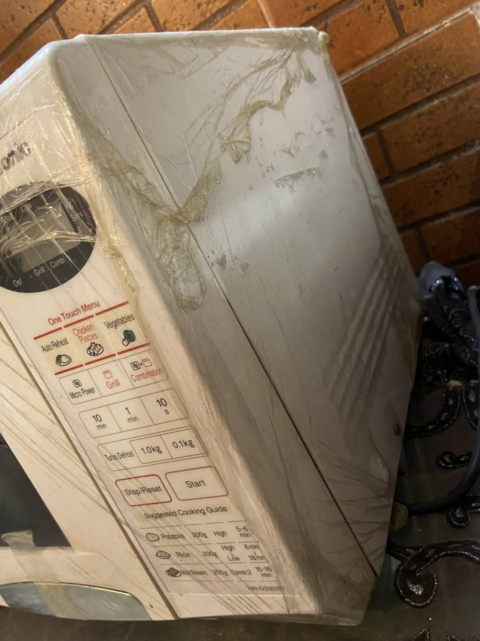 السلام عليكم
للبيع جهاز مايكروويف Panasonic الاصلي الياباني
جديد ( غير مستخدم )
مواصفاته : تسخين طعام + فك تجميد + Grill (شواية)
تفاصيله كلها بآخر صورة 
المكان بغداد … السعر 150 الف
ملاحظة : احنه مغلفي نايلون للمحافظة عليه
تفضلو لاي استفسار


**إذا كنت صاحب هذا الإعلان وتريد حذفه لأي سبب، رجاءا أرسل رسالة إلى الدعم الفني**