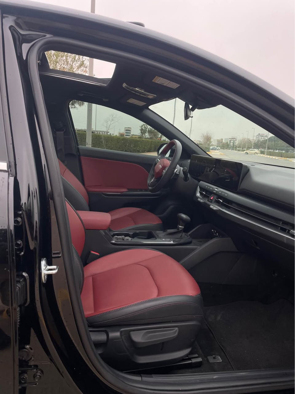 Kia k4 2025
جيتي لاين فول مواصفات
داخل احمر 
كشنات جلد تدفئه وتبريد+ستيرن
بنوراما 
رادارات خلفيه جانبيه توقف ذاتي 
كامره متحركه 
صندوق ذكي يفتح عندا الاقتراب 
مرايه جانبيه قلابه 
شاشه الاكترونا متصله 
لايت امامي خلفي لد مع 3عدسات 
بصمه ابواب دخول ذكي
ويل كروم حجم 19
شكو مواصفات بk4 موجوده بسياره  
محرك 2000دوش تنفس طبيعي 
السياره جاهزه بدون نواقص ع وضع الشركه 
ماشيه :2000 زيرو
حادث السياره جانبي جاملغ خلفي +نصف باب 
سعر السياره :185وبيه مجال للشراي 
واتساب :*********** أربيل, العراق
