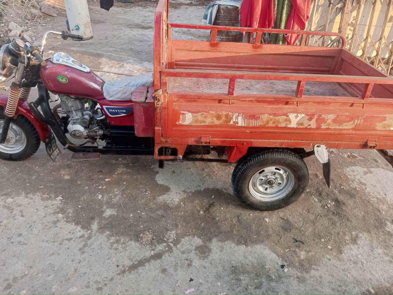 السلام عليكم ستوته للبيع موديل 13 اوراق وكيل سوق الشيوخ كهربائيات شغاله محرك مجفت بوشه ليتم سعر مليون 150 وبيها مجال ناصريه مركز كلف بالنشر ***********
