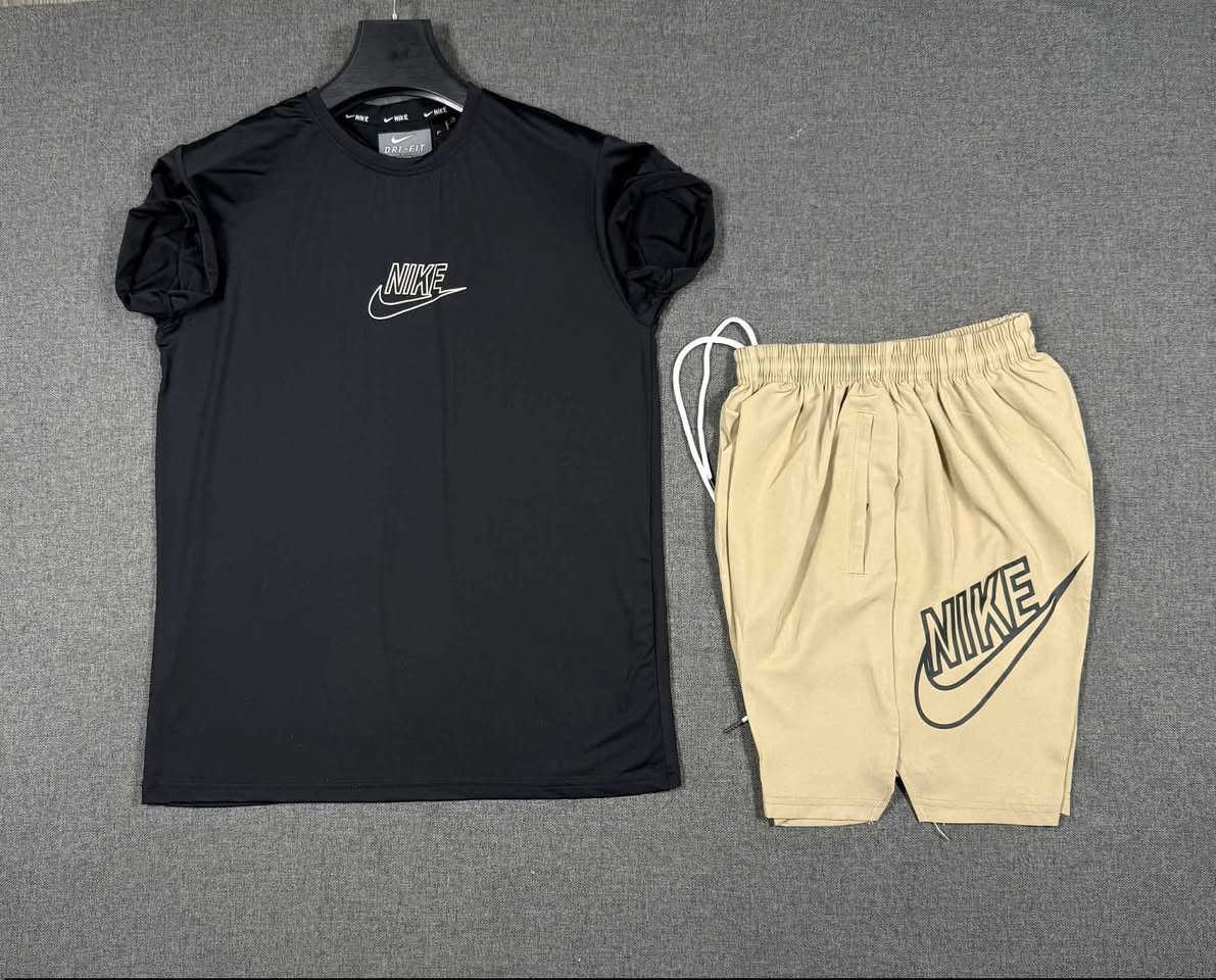 #رياضي
توفر تراك شورت ماركه 
الخامه وتر درجه اولى
القياسات من M/XXXL 
العنوان /بابل الاسكندريه مجمع حطين داخل السوك قرب مكتب حماده للموبايل
***********
