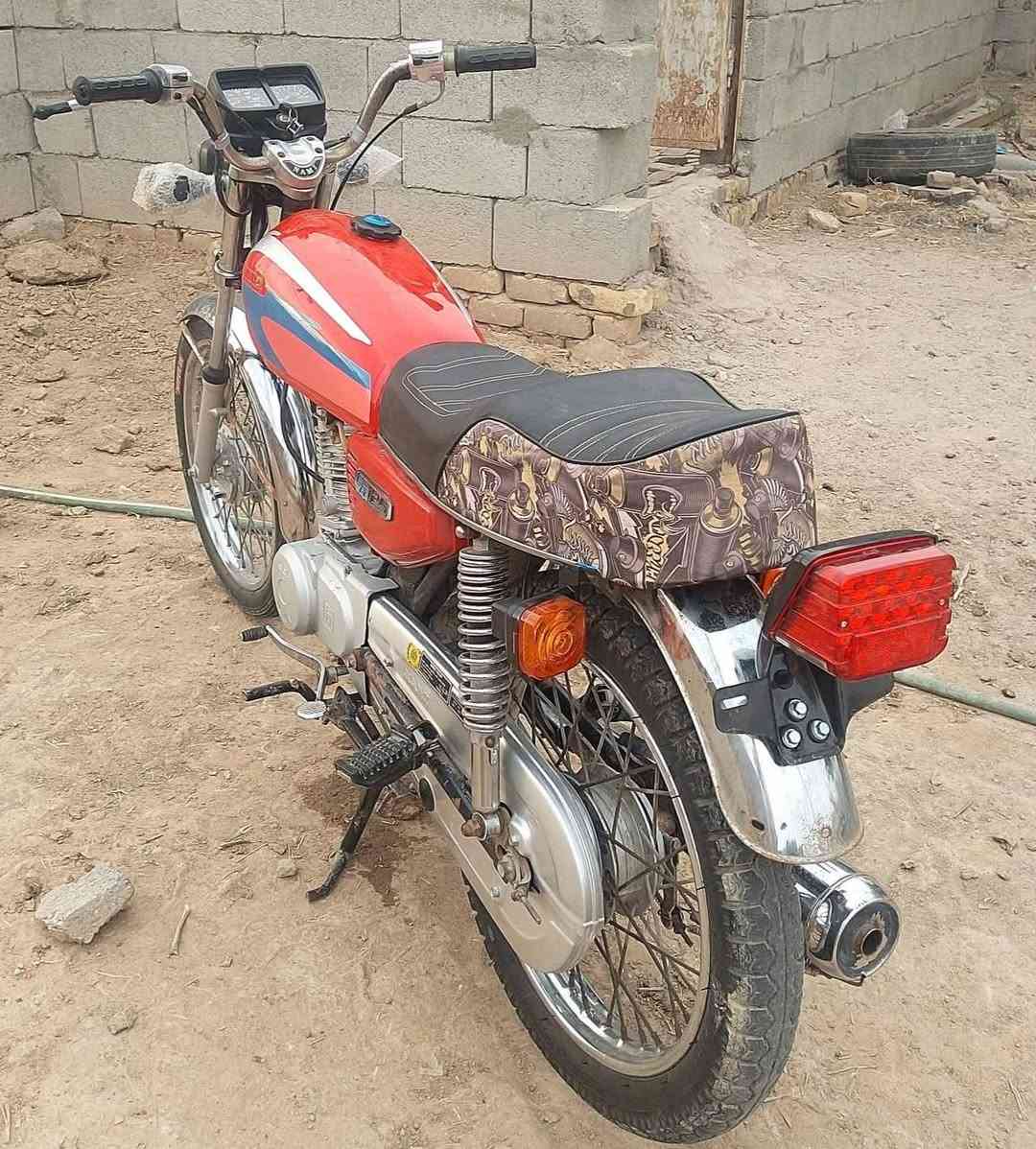 دراجه نامه موديل  11 وكيله سيد خلدون
دراجه جاهزه كهربايات كله شغاله
سعره   650  بيه مجال قليل كلش.
***********

