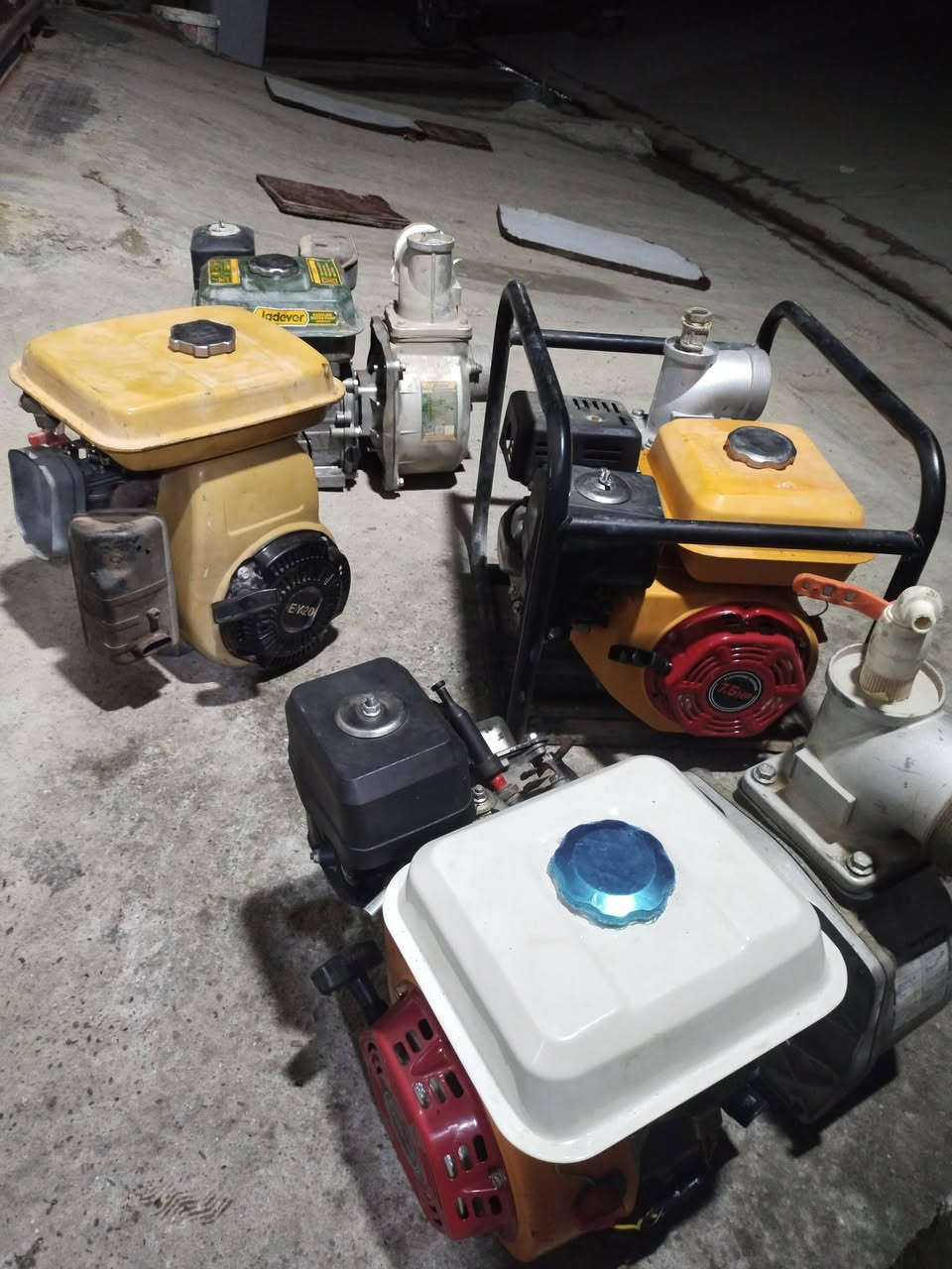 سڵاو ئەم مەکینانە بۆ فرۆشتن مەکینەی ئاو  . لە کەرکوک بە شەرتی بێ عەیبی  . نرخیان 75هەزار قفڵ  گەر ویستت مەسج بکە🤍


**إذا كنت صاحب هذا الإعلان وتريد حذفه لأي سبب، رجاءا أرسل رسالة إلى الدعم الفني**