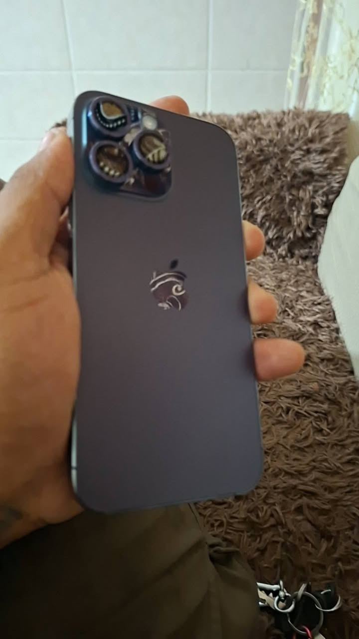 سلام عليكم 14برو ماكس 
🔋بطاريه 85 جهاز وتر لا مفتوح ولا مصلح 
ذاكراه 256 جهاز ماستر بدون ملحقات جهاز نضيف 
وين مايعجبك افحص السعر 850
عنوان جميله *********** متواجد واتساب
