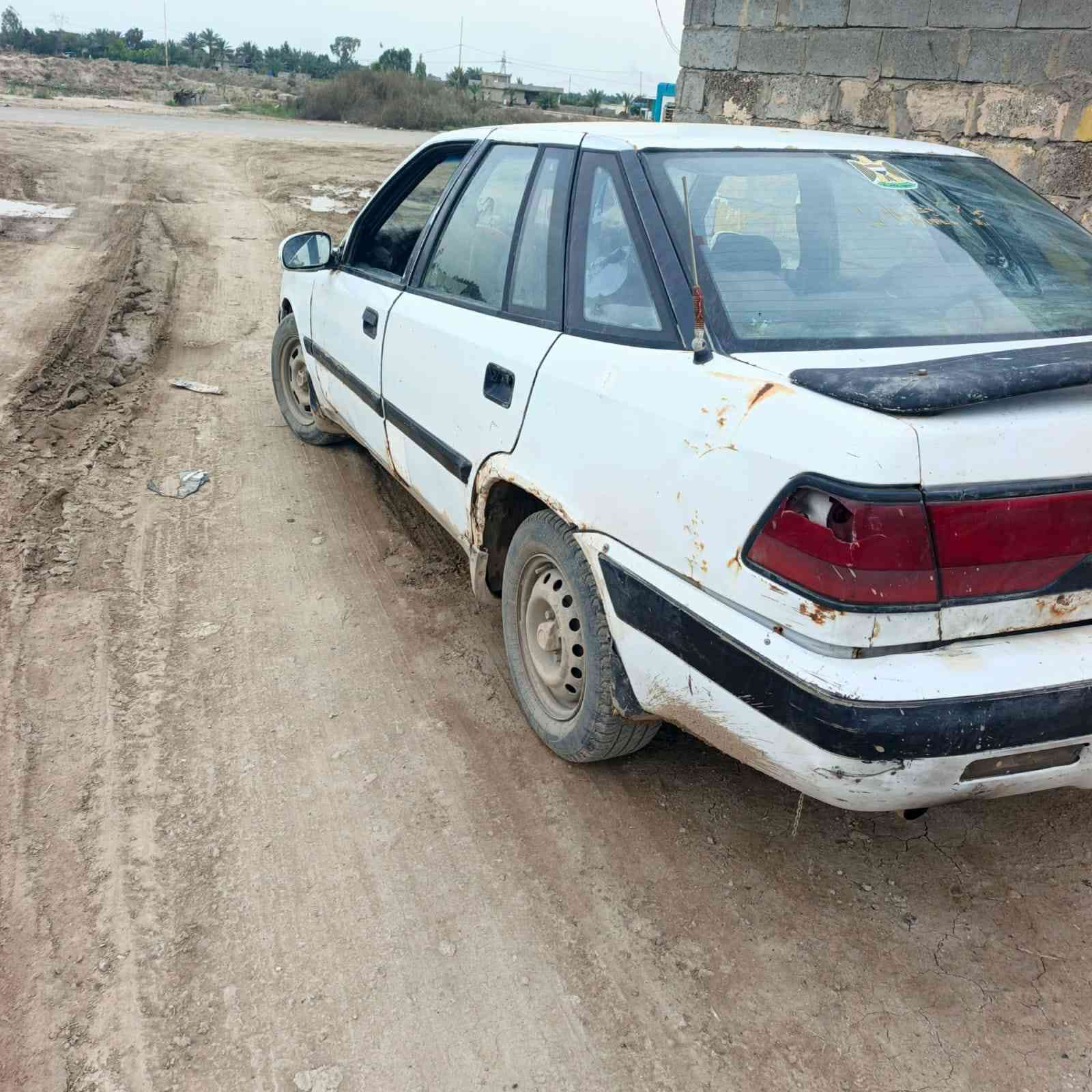 السلام عليكم ورحمة الله وبركاتة 
سيارة للبيع دايو اسبرو موديل 93
كير عادي محرك مفتوح رقم انبار الماني 
سنويه  الى 28 بسمي تحويل مباشر مكانها بغداد اليوسفية رقم الهاتف *********** يوجد واتساب السعر 17وبيها مجال
