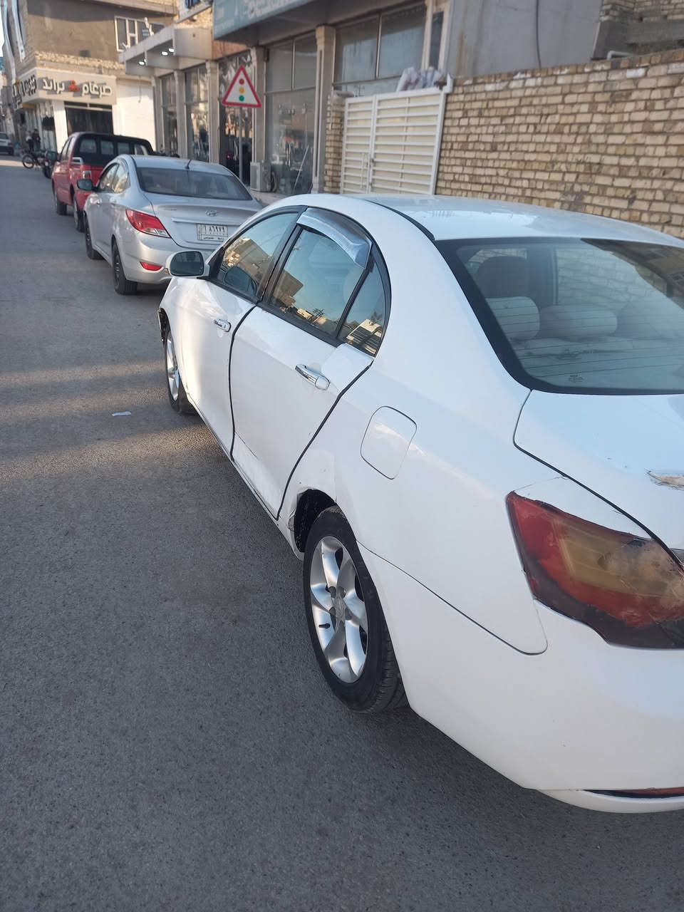 السلام عليكم ...سياره ام كراند موديل ٢٠١١رقم بغداد مشروع وطني بااسمي كير ومحرك محور ياباني تبريد شغال تايرات جدد السعر ٤٠ وبي مجال المكان واسط الكوت رقمي ***********
