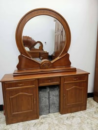غرفه اخشاب • نضيفه • زيونه