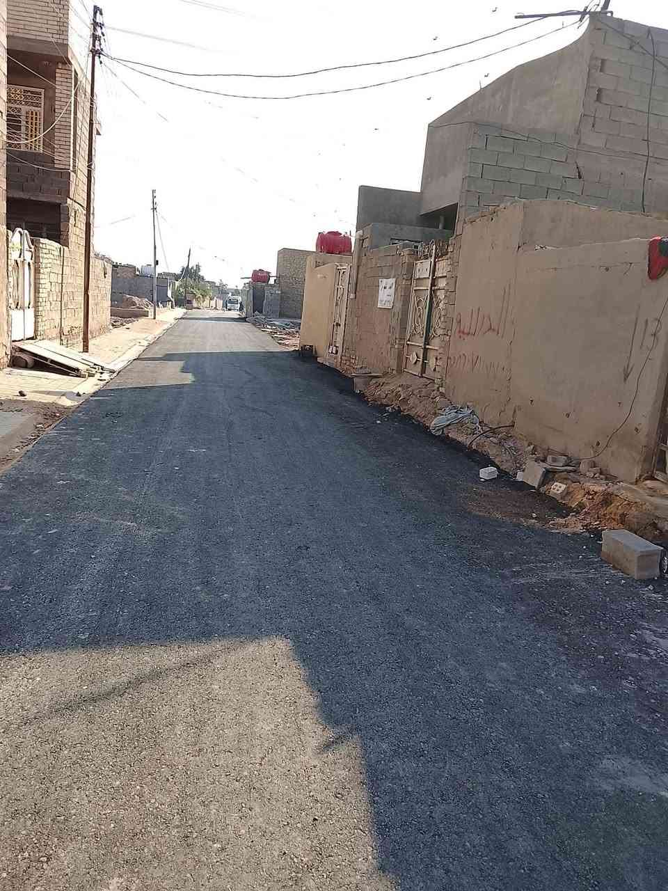 سلام عليكم بيت للبيع بحي طارق شارع لمدارس لشيشان بلاخير 100 متر بناء جديد خدمات كامله كلشي بيت عوزه كاشي لبيع سعر .   35..   واتساب. ***********  يرهم مراوس حسب لقناعه
