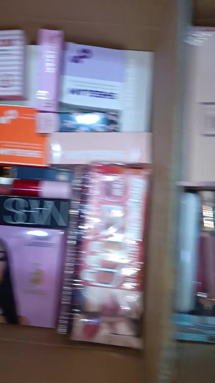 سلام عليكم اخوان 
عارض مكياج 💄💄💄🎊
 مكياج براندات اوربيه ميكس  كافه ماركات يطلاع بيهن شارط تاريخ كلها جديد سعر كيلو 14 الف بس اقل وازن عندي 4 نوص الاصحاب كميه سعر يختلف للحجز راسلو صفحه أو واتساب ***********
توصيل كافه محافظة موجود
