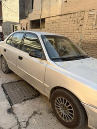 اكسنت ٢٠٠٢ • ١٦٠٠ • كير اوتو