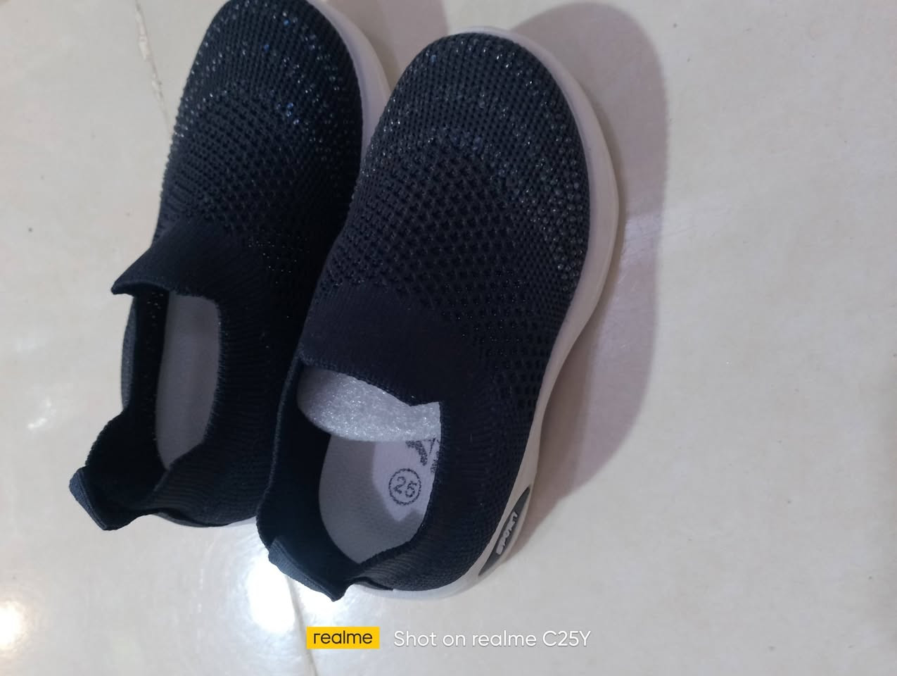 👢 وصلنا الجديد! حذاء بوتين أنيق وعصري 👢
✨ تصميم مميز يناسب الاطفال
💪 خامة قوية ومريحة للمشي الطويل
🎨 متوفر بعدة ألوان ومقاسات
🔥 اطلالة أنيقة لكل يوم

📍 متوفر الآن –
📞 للحجز أو الاستفسار راسلنا 
متوفر للتجهيزات الأطفال Baby Centerبيبي سنتر قزانيه
يوجد توصيل لجميع المحافضات


**إذا كنت صاحب هذا الإعلان وتريد حذفه لأي سبب، رجاءا أرسل رسالة إلى الدعم الفني**