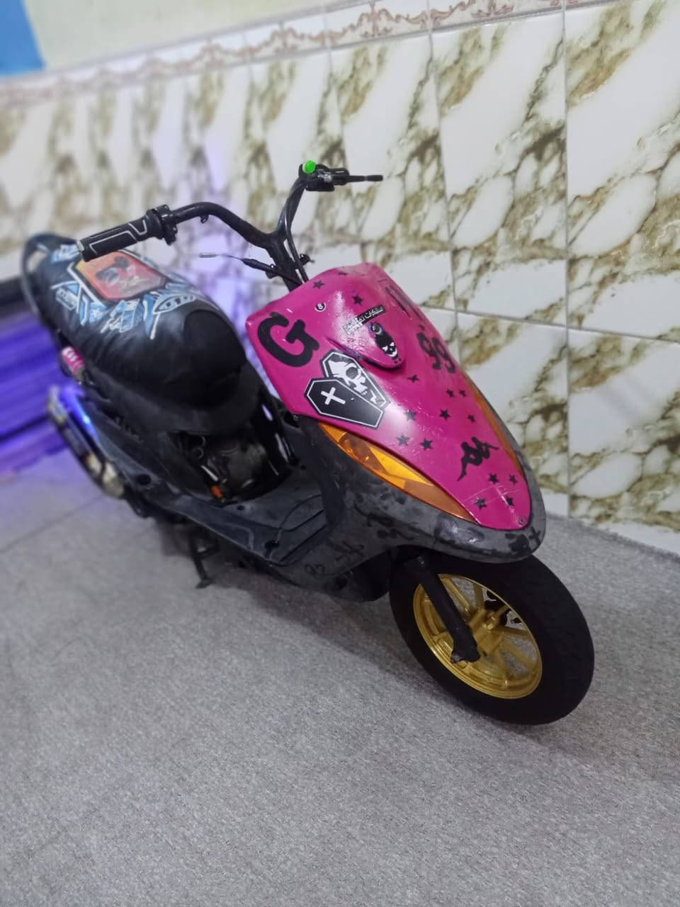 سلام وعليكم دراجه ماكس عدله للبيع بوشه 55تشك لكاع شلعه ومعدل ما بدل شي كله بلد بس بوشه حطيتله بيه صالنصه صجمه لصليه ام 90مو لعاديه ام40 شرطفصله وطكه ونار وياله نجمه مدكر سكنس جبلي دراجه مضلومه بل تصوير لسعر) 600)وبيه مجال لعنوان بصره شارع القاد امن لداخلي اي ستفار وساب ***********
