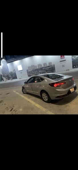 لسلام عليكم  للبييييع ألنترا  موديل 2020  خليجيه 
مكفوله من كل شي ماعدا تبديل دعاميه خلفيه نفس اللون 
وطخة بلهلال الخلفي ترجع بارد بعدني ممسويها  المواصفات تحكم ستيرن واشاير بلمري يعني نص فول  مكينه 1600  دوش   ماشيه 104 ألف كيلو متر   ألسياره جديده بمعنى الكلمه  رقم بغداد ألماني  
ألسعر 163 ورقه  
مكاني بغداد ألغزاليه  
***********
