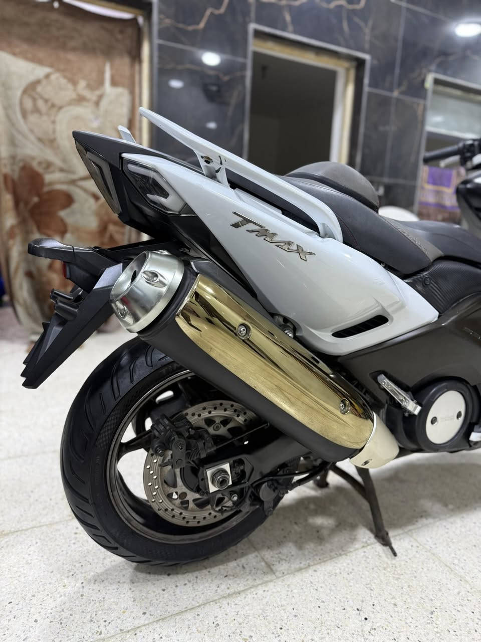 بسم الله ما شاء الله
رمبة غير مستخدم تي ماكس ٢٠١٤
جديدة بمعنى الكلمة نظافة ١٠٠/١٠٠
بيع فقط بدون رقم فقط عقد بيع وشراء 
عنواني مدينة الصدر شارع الفلاح قطاع ١٢
السعر ٥٧ ورقة الراغب بالشراء هـ***********
