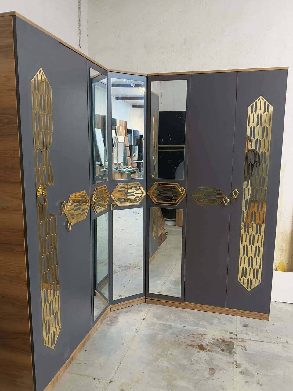 غرفه نوم تركي زاويه🇹🇷🔥 
مستخدم كنتور ابواب 
8قطع نضافة 90 💯 
سعر 700 نهايته 650 مع شد ونقل مجاني محافظات كروه🚛🧑‍🔧


**إذا كنت صاحب هذا الإعلان وتريد حذفه لأي سبب، رجاءا أرسل رسالة إلى الدعم الفني**