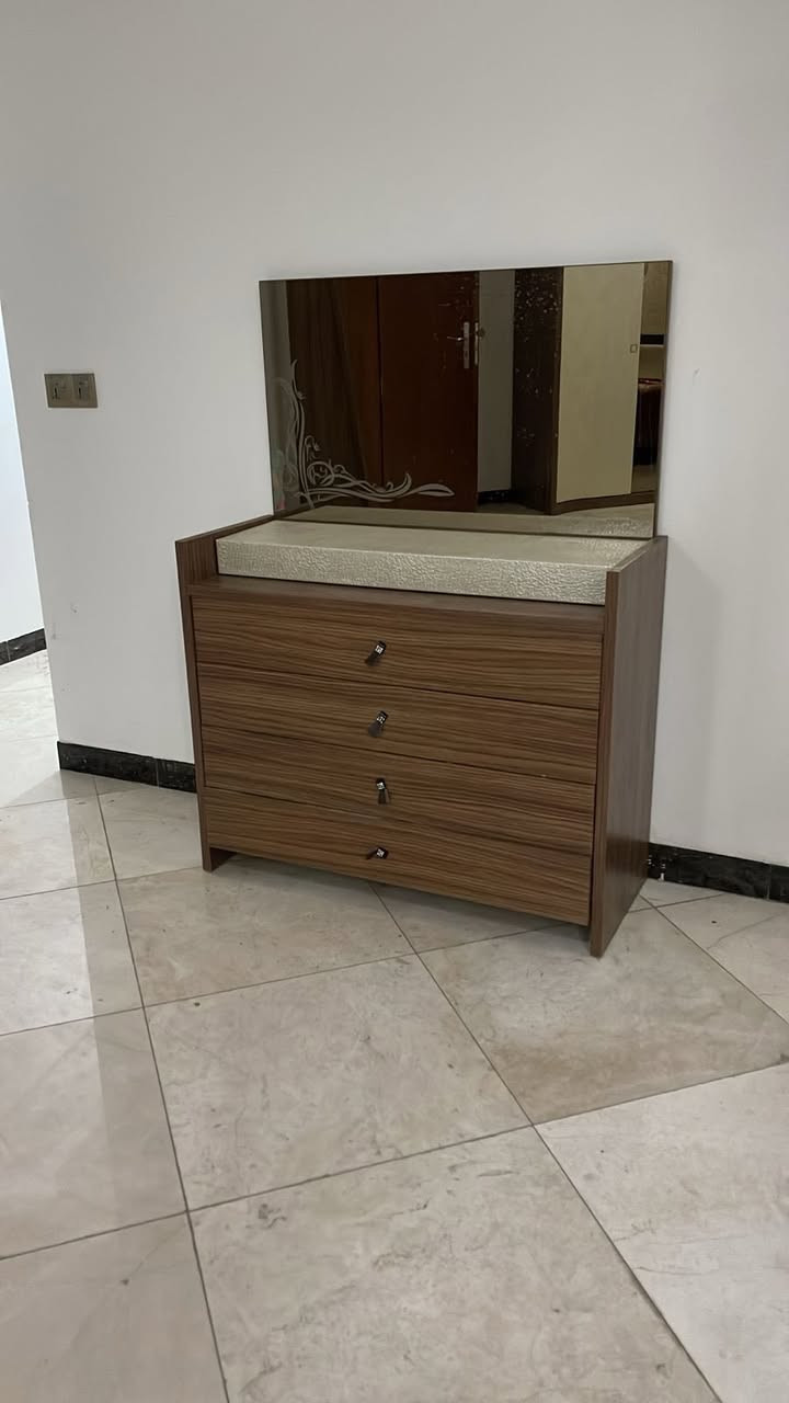 للبيع لغرض السفر
غرفه نوم نفرين كلش مرتبه بيها والسرير بي اضاءه ضرر جدا بسيط اني حاطه صورته

سرير طفل


**إذا كنت صاحب هذا الإعلان وتريد حذفه لأي سبب، رجاءا أرسل رسالة إلى الدعم الفني**