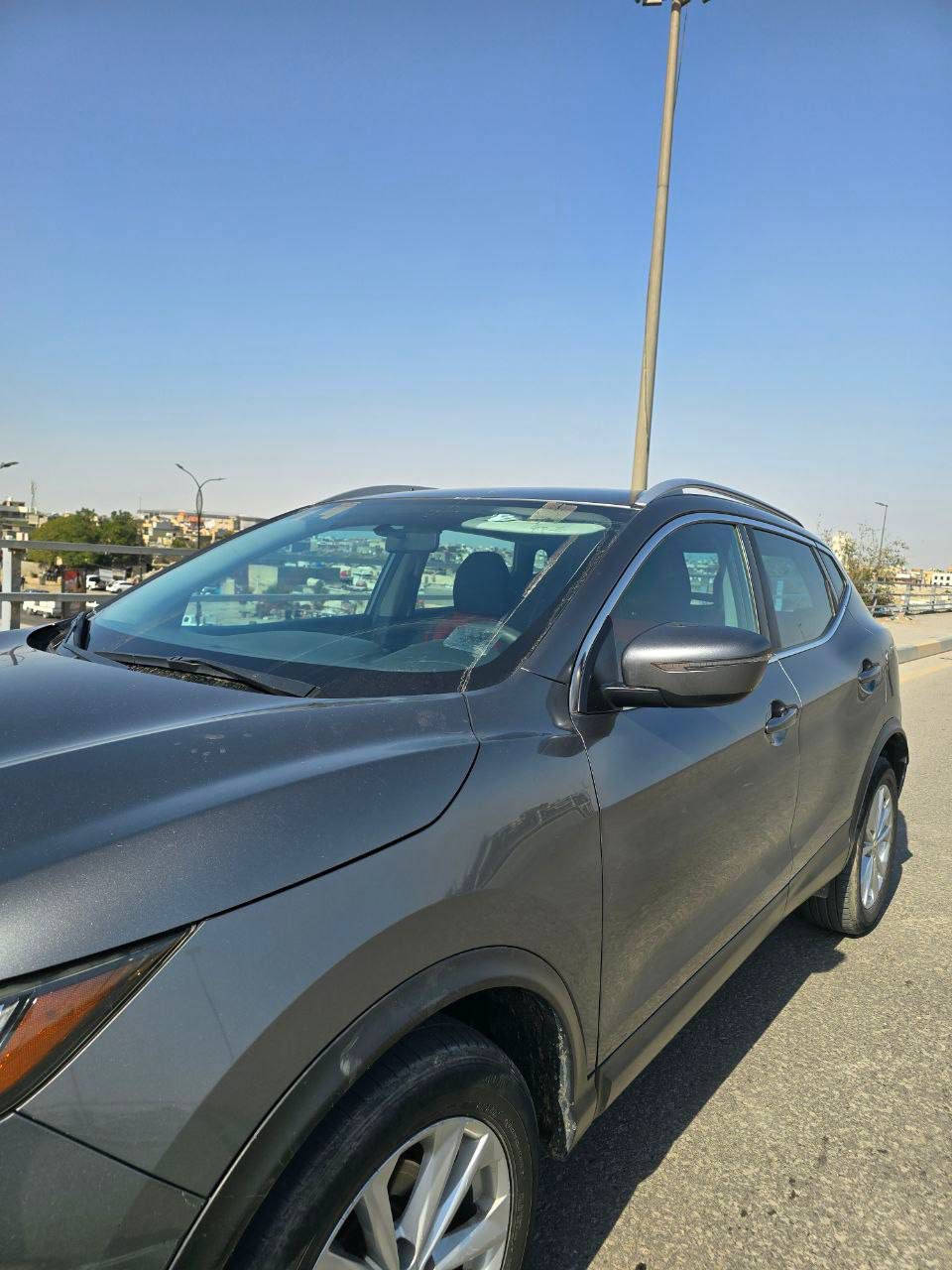 السلام عليكم
للبيع فقط نيسان روج سبورت موديل ٢٠١٧ فئة sv
المواصفات 
السيارة بصمة وتبريد بيانو منفصل تبريد قطعتين كشن السايق كهرباء محرك ٢٠٠٠ تو ويل السيارة كلين بدون حادث على ايدنه من اول ما دخلت ماخذها من شركة حيدر سيدار انارة داخلية led وضعيات قيادة مانع انزلاق السيارة ويل كب فول تحكم ستيرن شاشة معلومات و كاميرا وشاشة 
بيها طخة بسيطة بالجاملغ عكس السايق راجعه بارد 
وشخط بالباب نفس الجهة بالعراق 
السيارة نظيفة وحلوه وعلى ايدي واستخدام شخصي 
ماشية ٨٠ الف مايل 
السعر ١٤٣ ورقة وبيها مجال قليل 
للتواصل ***********
