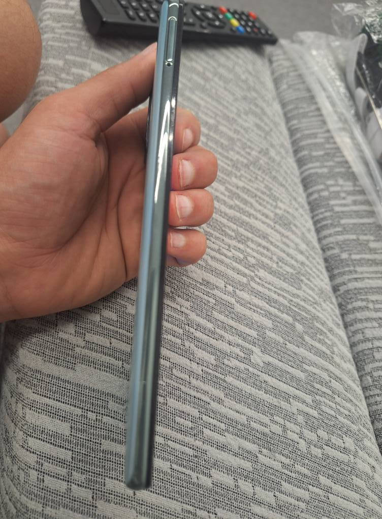 كلكسي a71 
ذاكرة ١٢٨ 
رام ٨ + ٨ 
الجهاز نظيف كلش ما بي زلغ 
مبدل فقط شاشة اصلية وكالة و مضبوطة 
الجهاز كله شغال بدون مشاكل
الجهاز بدون ملحقات
بيع او مراوس
السعر ١٤٥الف
البصرة السراجي البصرة, العراق


**إذا كنت صاحب هذا الإعلان وتريد حذفه لأي سبب، رجاءا أرسل رسالة إلى الدعم الفني**