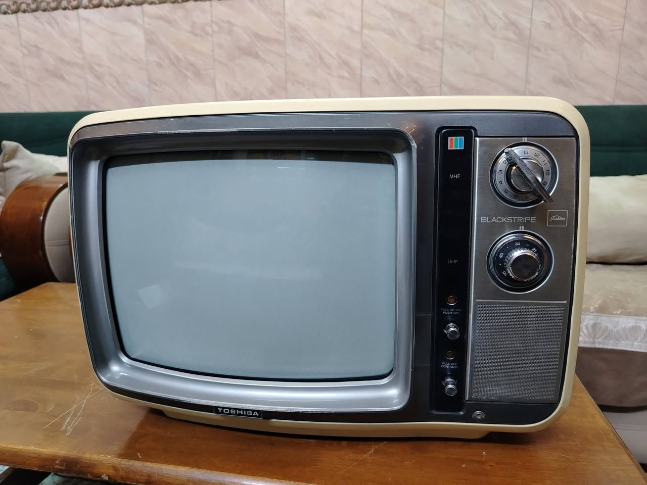 السلام عليكم
تلفزيون
توشيبا
حجم 14
نضافة عالية جدا
بلادي
السعر 100 الف
العنوان بغداد
الحبيبية
***********
يوجد توصيل
