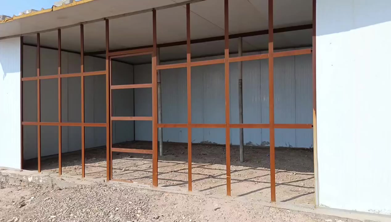 سلام عليكم كرفان للبيع طول ٨متر نزال ٥ متر
ارتفاع ٣ متر كلة جديد مة مستعمل المكان واسط حفرية رقم الهاتف ***********
