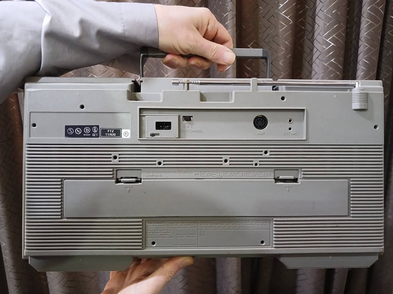 السلام عليكم. 
راديو مسجل شارب ياباني gf_5757 
الراديو 4 موجات. 
الجهاز جديد ونظافة 100/100.
المسجل شغال ومثل ما موضح بالتصوير. 
كهرباء 220-240.
ياخذ 6 بطاريات حجم كبير .
الشراي يتفضل عالخاص.


**إذا كنت صاحب هذا الإعلان وتريد حذفه لأي سبب، رجاءا أرسل رسالة إلى الدعم الفني**