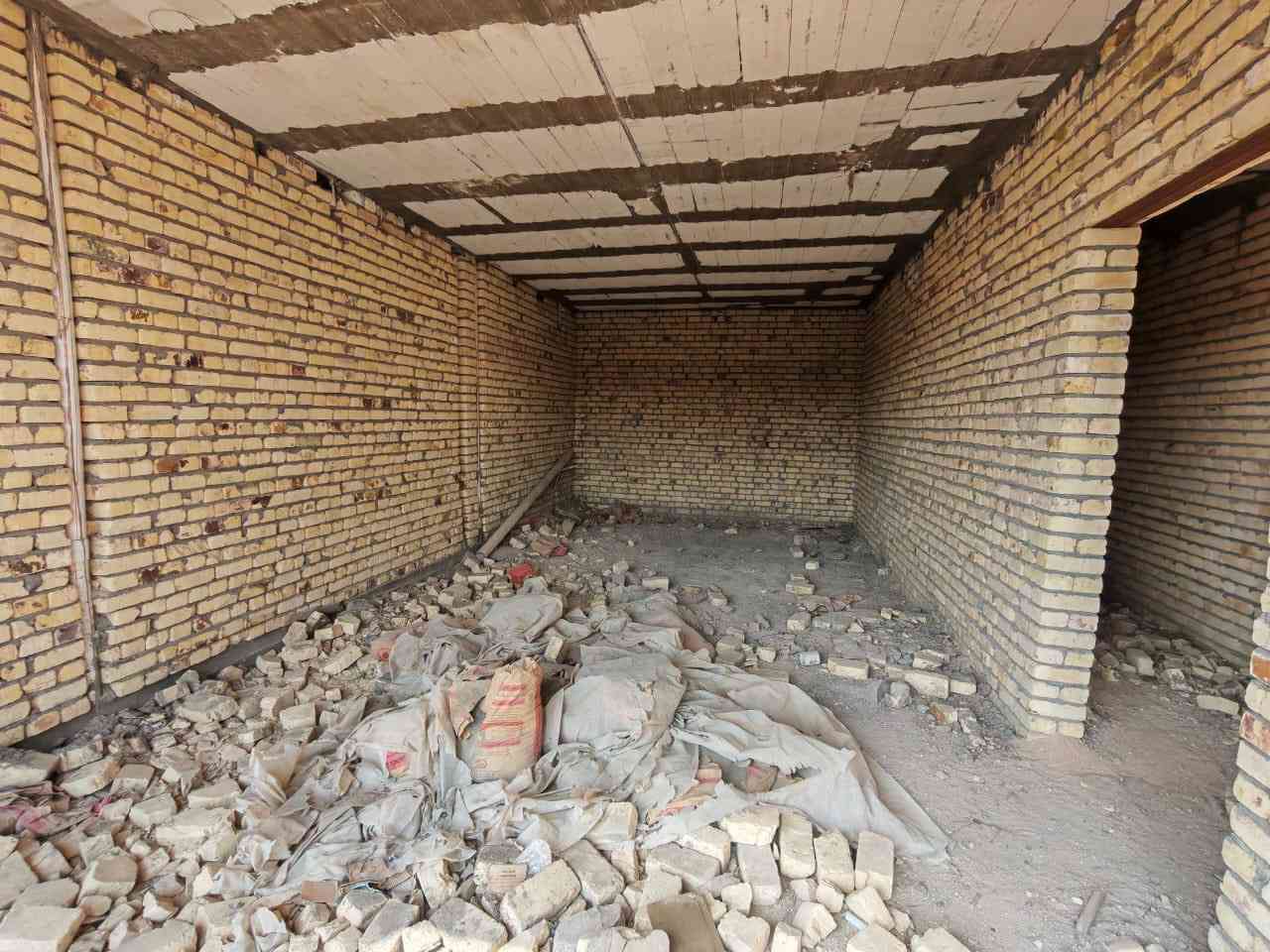 السلام عليكم 
هياكل عدد (2) للبيع (زراعي )
العنوان:حي النفط شارع الدكتور احمد مطر 
كامل خدمات شارع (15) 🔴
#تفاصيل (1) 
طابقين مسكوف 
مساحه (300) م بناء درجه اولى 
استقبال +صاله مطبخ +صحيات عدد(3) +غرف نوم عدد(4) + حديقتين 
#تفاصيل (2) 
هيكل غير مسكوف 
مساحته (300) م 
شارع(15) م 
للأستفسار اتصال او زيارة مكتب دار الامان شارع الفنادق 
***********/ وائل
