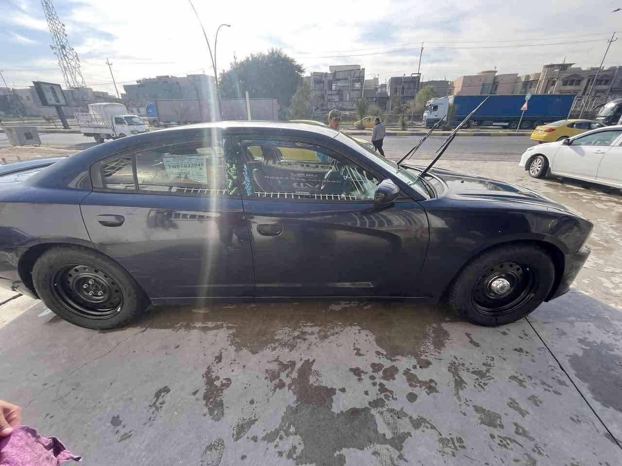 سلام عليكم  جارجرموديل ١٢ للبيع   لون نيلي   رقم أربيل جديد سنويه. جديده هزه في ديده تحويل ثاني يوم كير محرك اكسل صدر امامي خلفي كله جديد مكفوله مكفوله من حادث بيها فقط بنيل مصبوغ وباب خلف السائق مبدله فقط بدون حادث مكان سياره بغداد سعرها 135 وبيها مجال ***********
