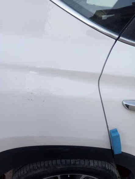 السلام عليكم
توسان موديل 2018
رقم سليمانيه باسمي 
مكاني بغداد الجديده 
بيهه صبغ قليل بلباب الخلفي والبنيد الصبغ مكانات كلش قليل الصبغ مكشر 
كير مكينه تبريد حداديه تمام 
تخم تاير وباتري قبل اسبوعين شادهن
ماشيه 116
سونار موجود بلمنشور 
اخوان مامتواجد بآلفيس موجود رقم اتصل عليه واذا ماعندك رصيد رمشلي اخابرك واني خادم
السعر 175 
***********
***********
