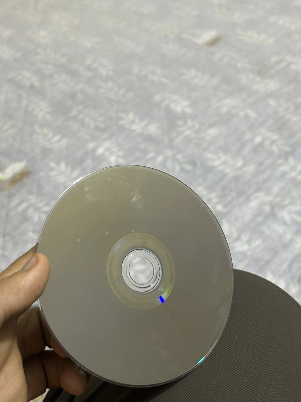 السلام عليكم 
عندي اقراص بلي 4 باتل فيلد 1 وسنايبر ايليت 4 للبيع او ارواسهن بلعبه fc26 
‭0787 484 8242‬
بغداد الشعلة
