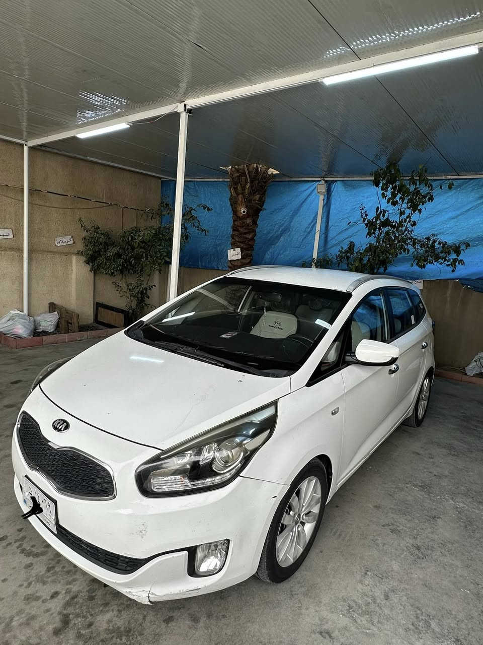 السلام عليكم 🩶
كارنز 2016 خليجي
بارد بسيط جاملغ خلفي وامامي ايمن ودعاميه اماميه صبغ 
كير محرك تبريد عل وضع شركه كفاله 
كشنات جلد 
السعر 143 مكاني بغداد الدوره 
الرقم *********** 
مكلف بل نشر حبايب
