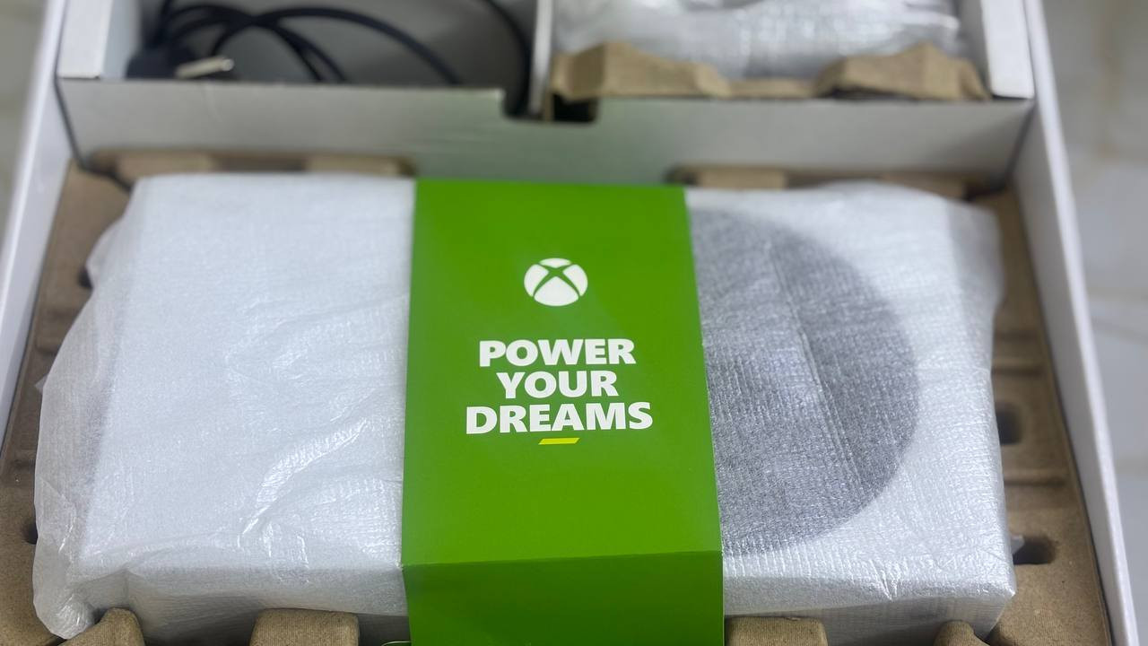 🎮 Xbox Series S للبيع
الجهاز استعمال قليل جداً، مكفول من الفتح لحد الآن وما بيه أي شخط.
الذاكرة: 512GB
الملحقات: • جوستك احترافية
• UPS
• بطارية خاصة للجوستك
الجهاز نظيف وجاهز للاستخدام.
💰 السعر: 410


**إذا كنت صاحب هذا الإعلان وتريد حذفه لأي سبب، رجاءا أرسل رسالة إلى الدعم الفني**