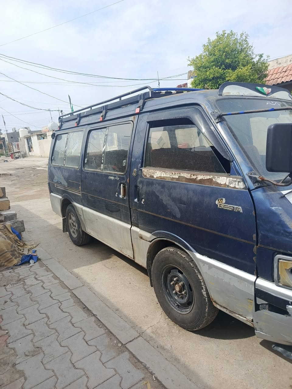 السلام 
عليكم. كيا بستا. للبيع 94.بلادي.  رقم انكليزي حمل.يغداد.  سنويه ل 30 كير ومحرك وشواصي بلادي كهربائيات شغاله. مداور مباشر. السعر 34 وبيهه مجال المكان بغداد قريب على بسماية اتصال ***********بي واتساب. او ***********
