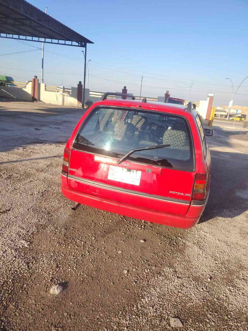 استرا ستيشن 1992 احمر
السعر 57
بأسمي رقم بغداد 
سنوية الى 2029 
كابون بنزين 
حجم 1600 نوزل 
شاشة وكاميرا 
طخم تاير جديد
للاستفسار الاتصال عالرقم ***********
مكاني الموصل الايمن
